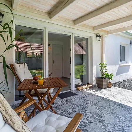 Badacsony - Happy * Badacsonytördemic